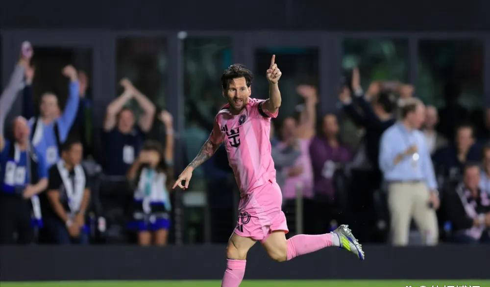 出色防守引发热议!,梅西在公牛比赛中重返赛场热度持续攀升(梅西十句经典语录) 出色防守引发热议!,梅西在公牛比赛中重返赛场热度持续攀升(梅西十句经典语录)