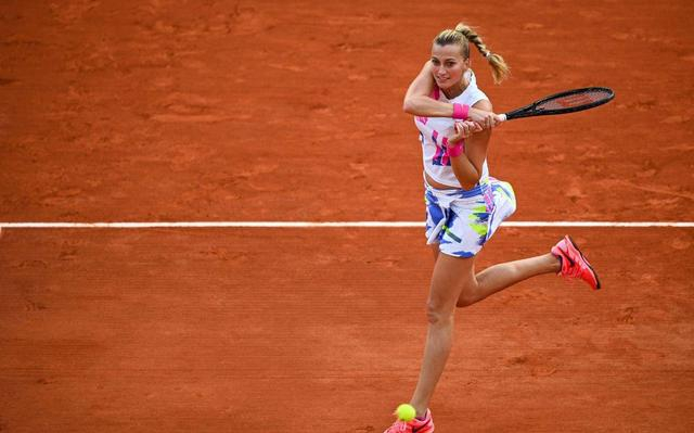 开云下载-老鹰带队取胜！，科维托娃重要时刻反败为胜上演精彩一战(镇山的虎远见的鹰善战的狼)