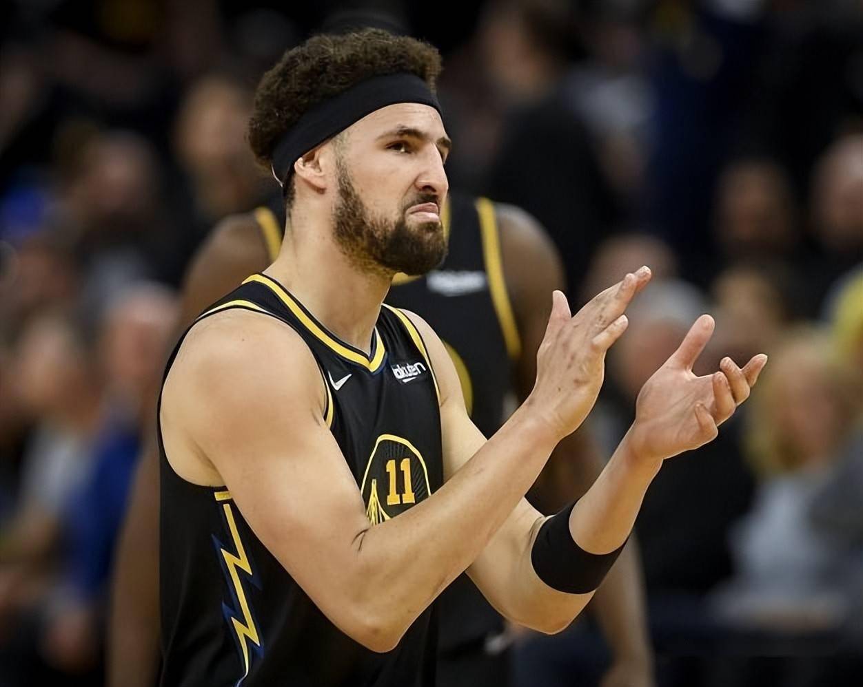 皇家社会发布备战花絮，清晨完成体检，NBA季后赛任务艰巨，心理建设被强调